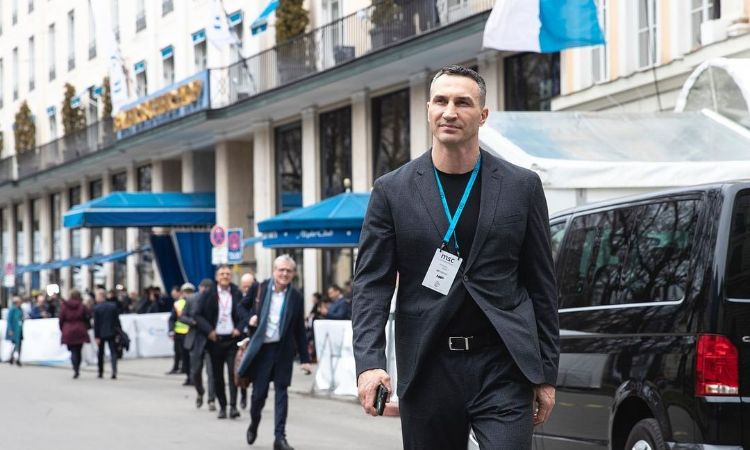 Kaya Evdokia Klitschko's father, Wladimir Klitschko.